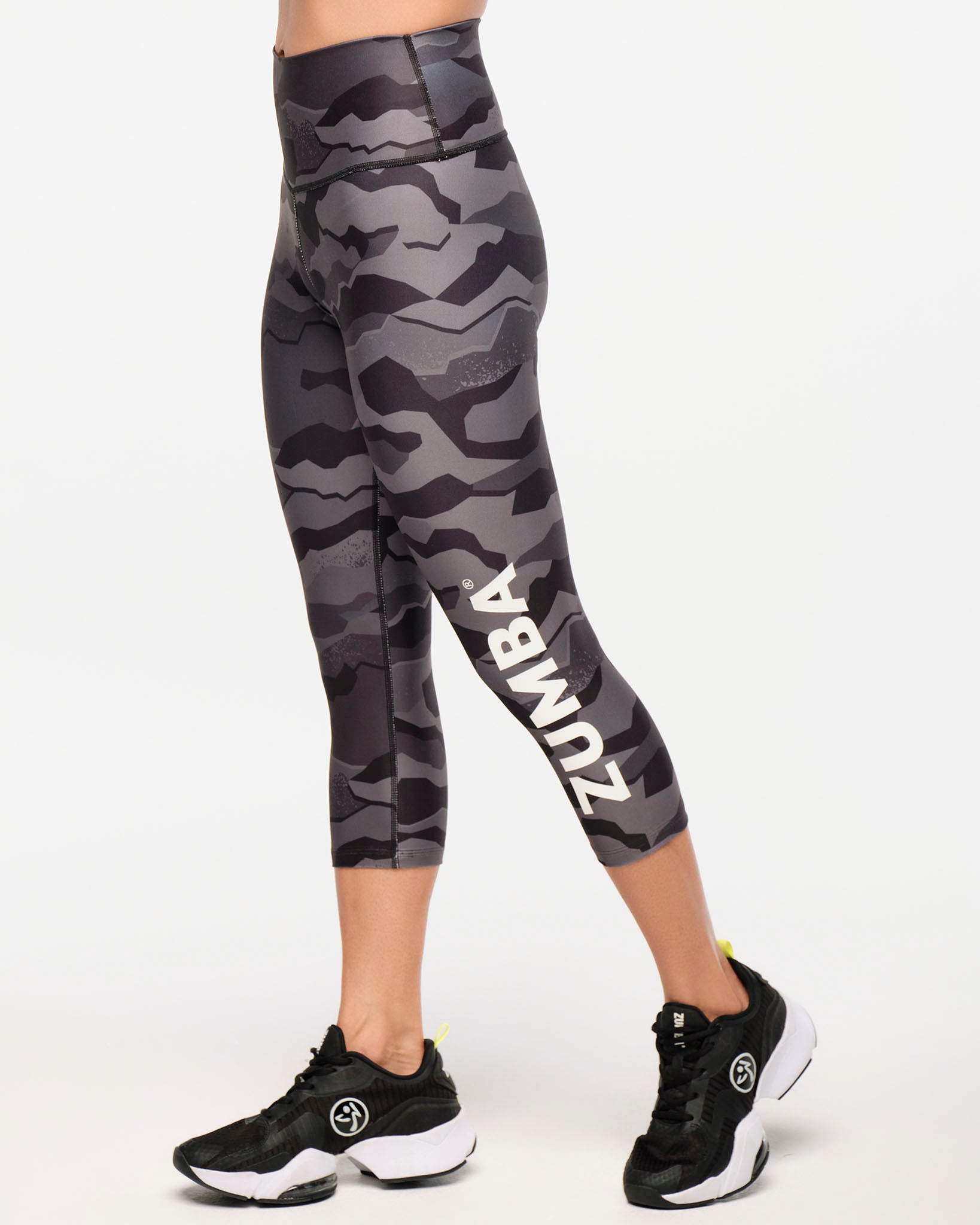 Zumba Crop Leggings size shops Small (Metalic)